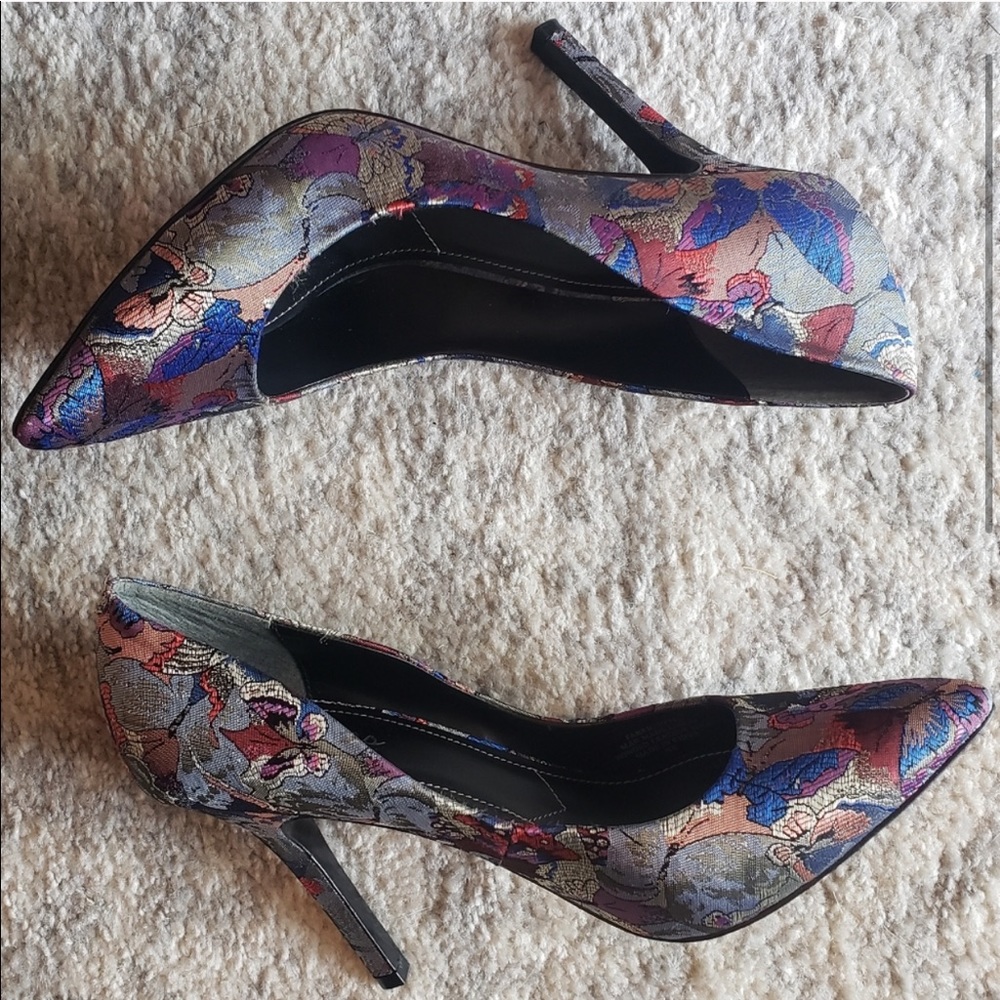 Patterned Statement Pump - image 2